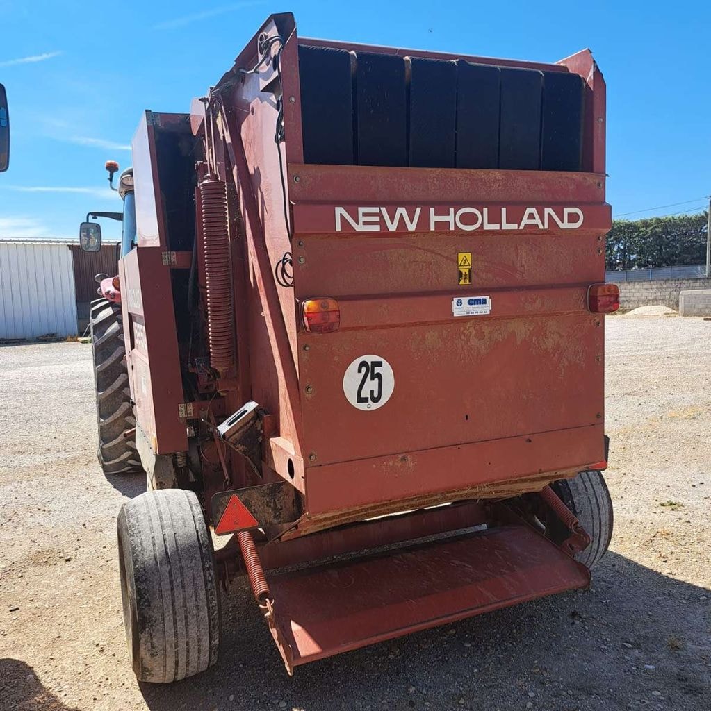 Presse balles rondes NEW HOLLAND 5950 - photo slide 4