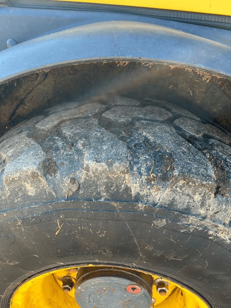 Chargeuse sur pneus KOMATSU WA70-5 - photo slide 7