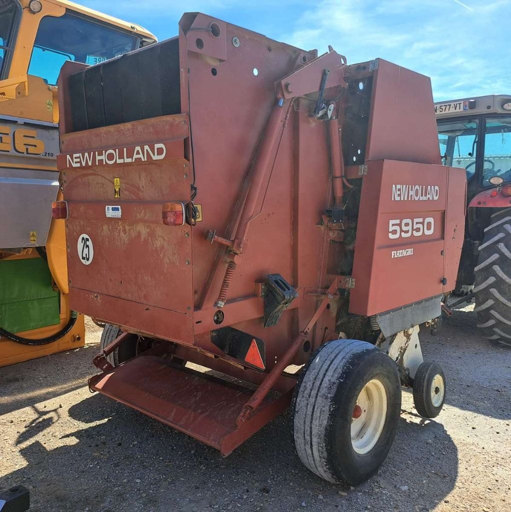 Presse balles rondes NEW HOLLAND 5950 - photo slide 3