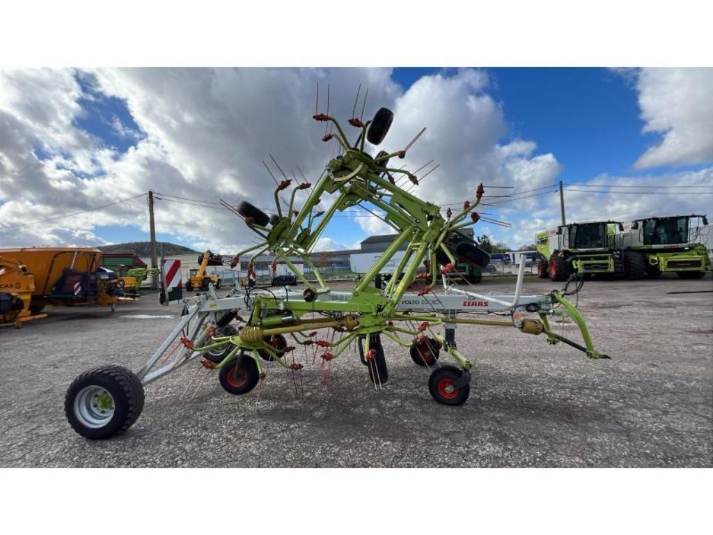 Faneuse CLAAS Volto 1300T - photo slide 3
