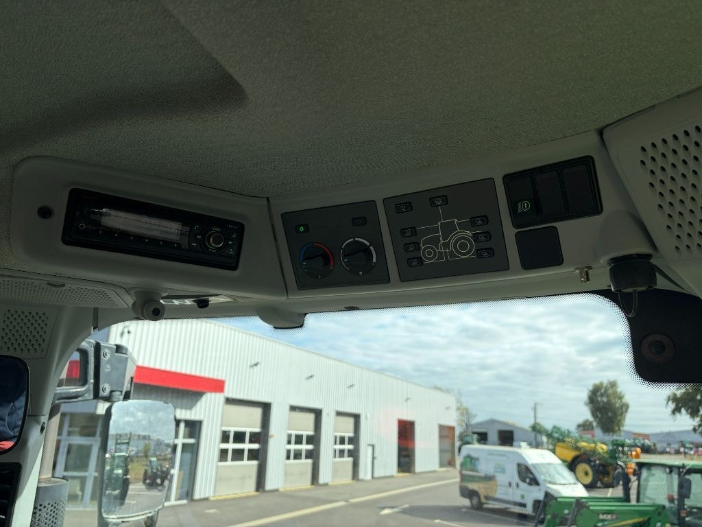 Tracteur CLAAS AXION 830 - photo slide 6