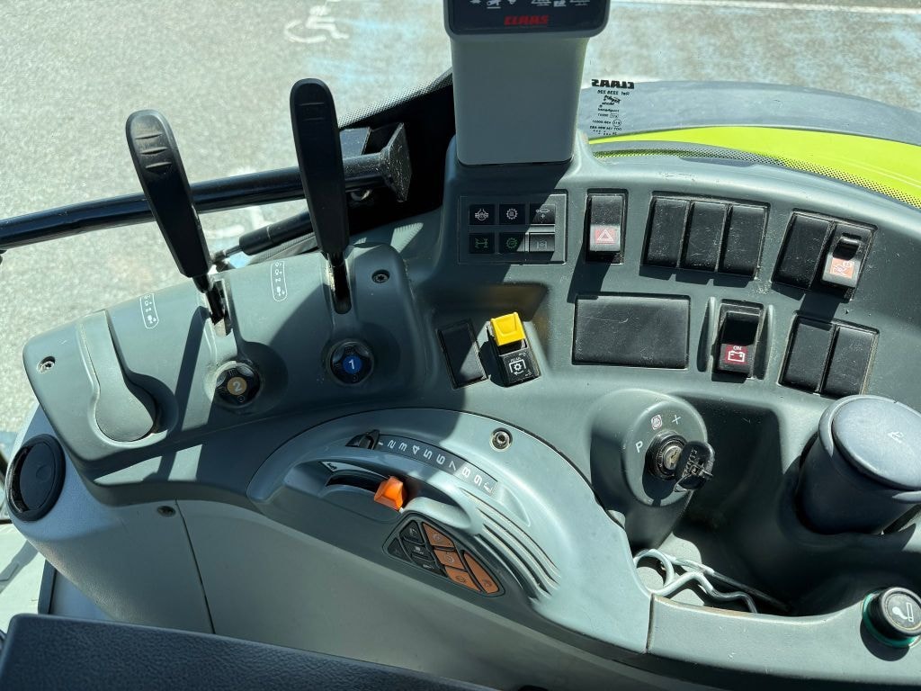 Tracteur CLAAS ARION 420 CLASSIC TB - photo slide 14