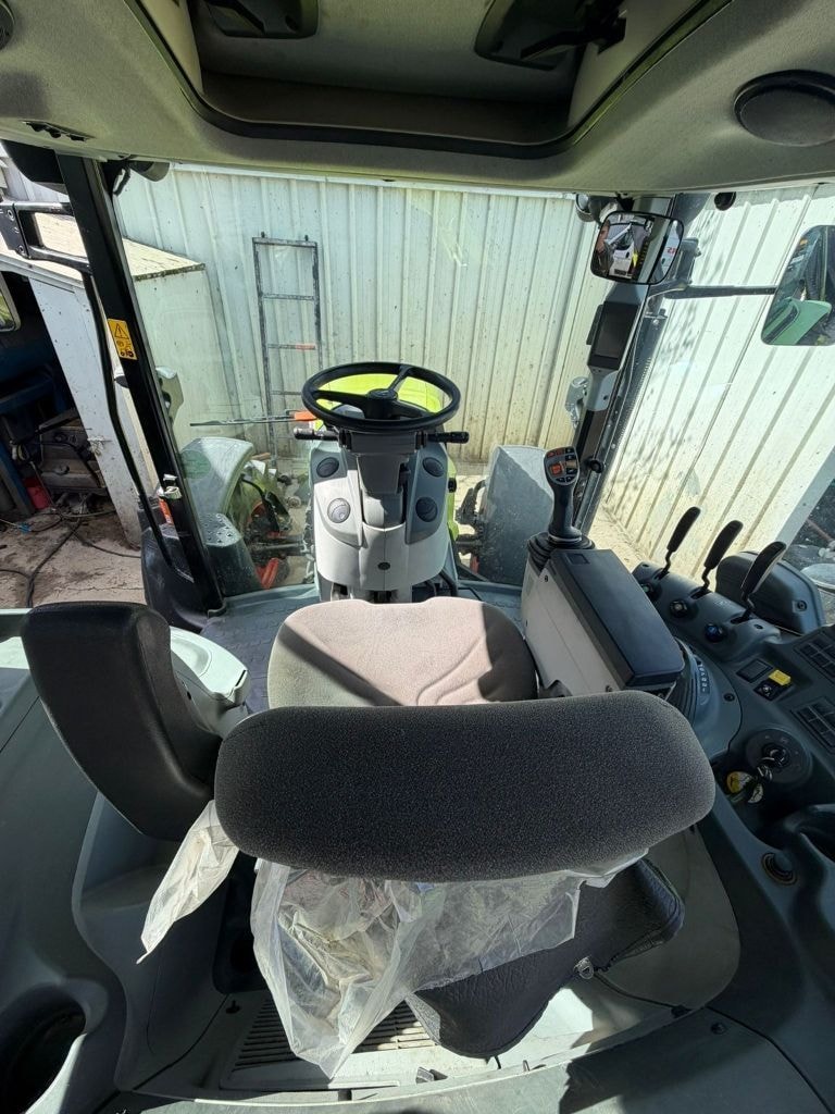 Tracteur CLAAS ARION 420 MUNICIPALIT - photo slide 19