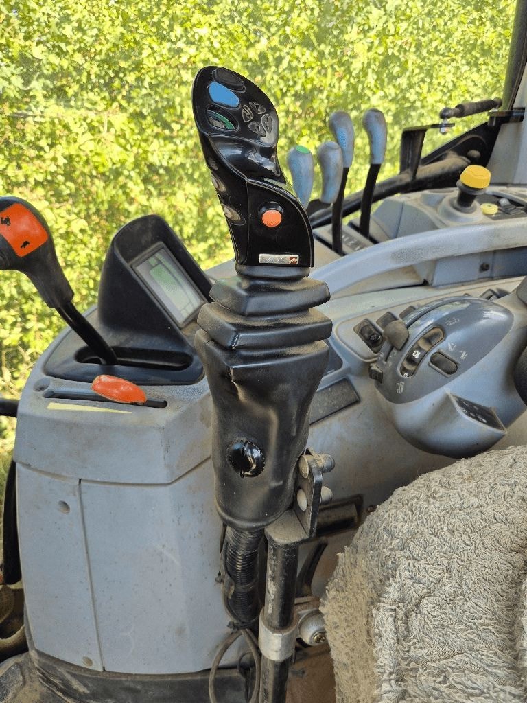 Tracteur NEW HOLLAND T6.175 EC - photo slide 15