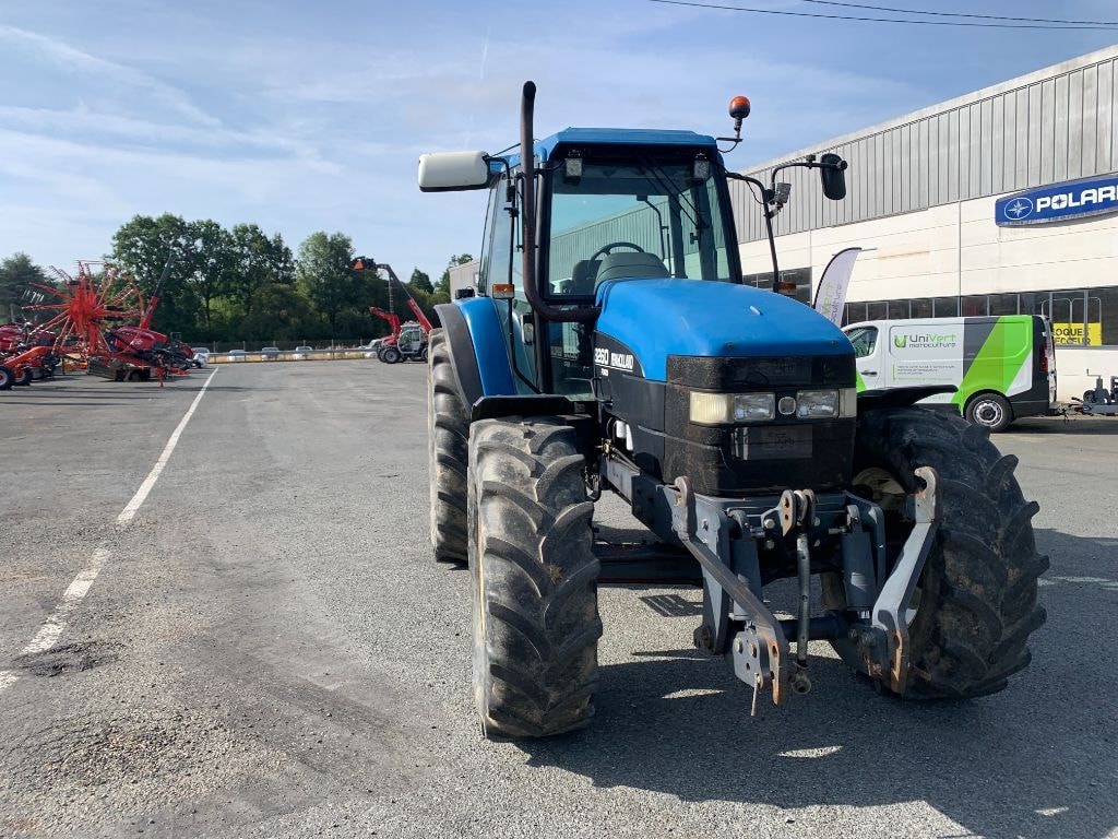 Tracteur NEW HOLLAND 8260 - photo slide 16