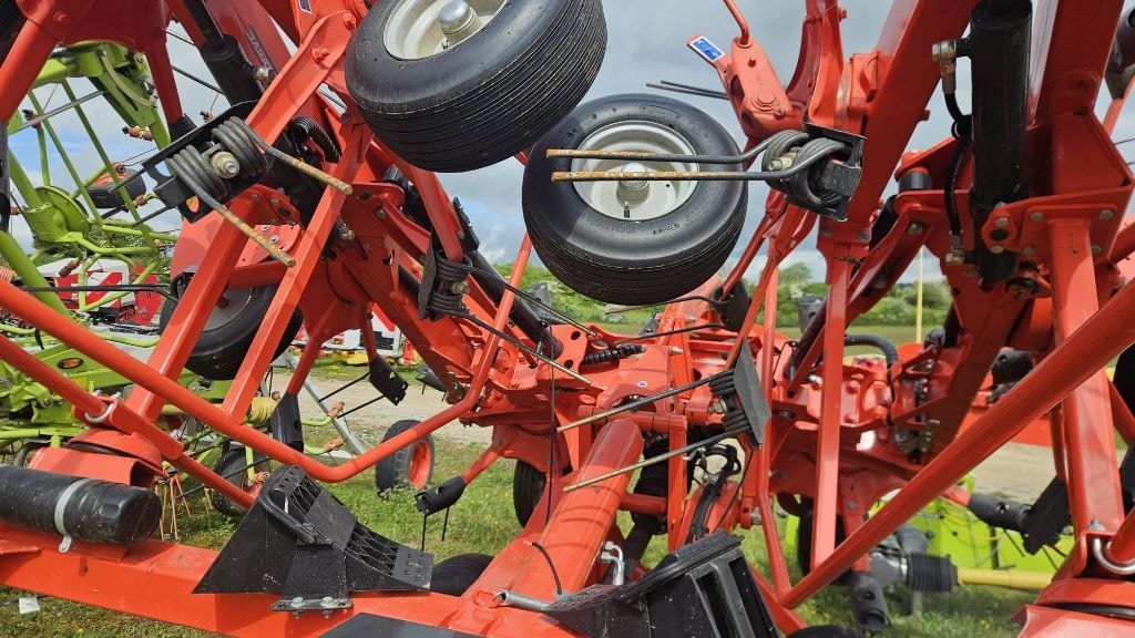 Faneuse KUHN GF 8703 T - photo slide 5