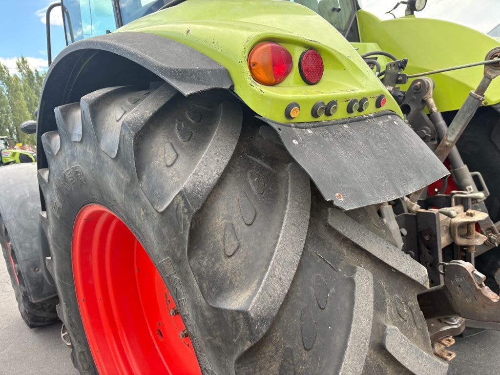 Tracteur CLAAS AXION 820 - photo slide 22