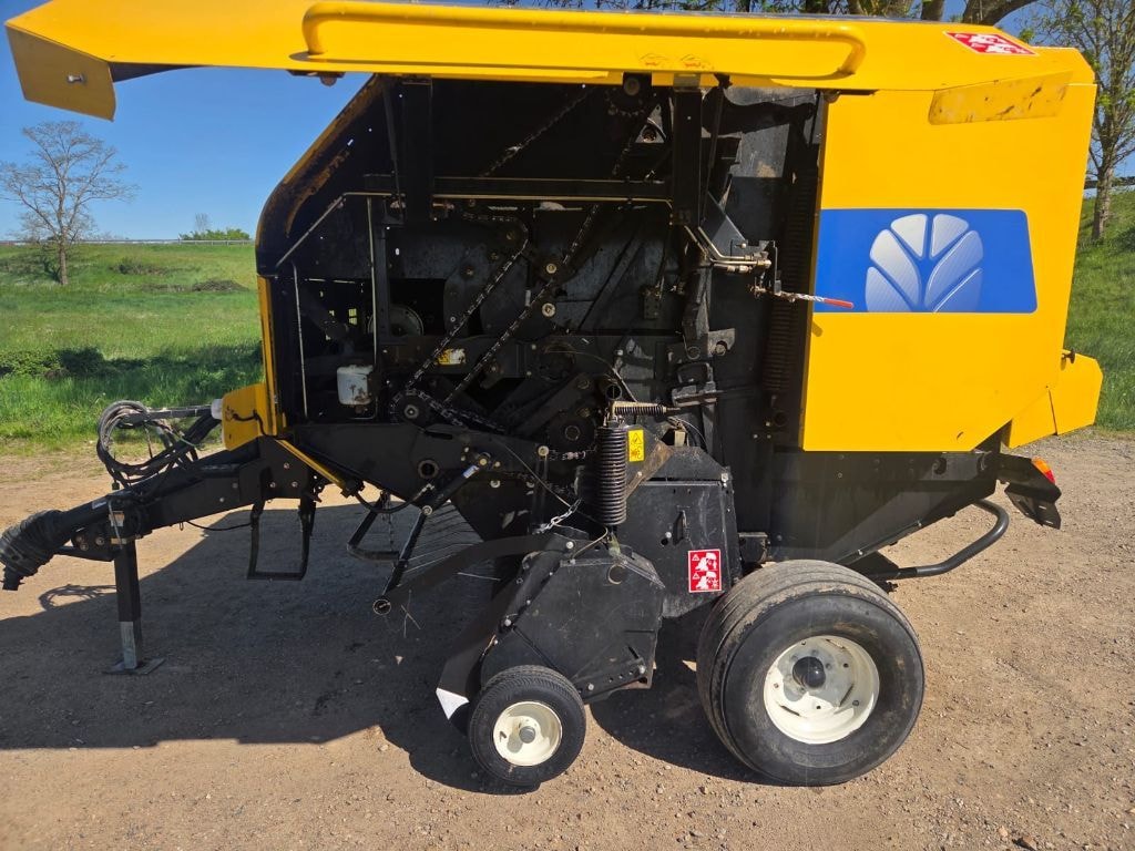 Presse balles rondes NEW HOLLAND BR7060 - photo slide 17