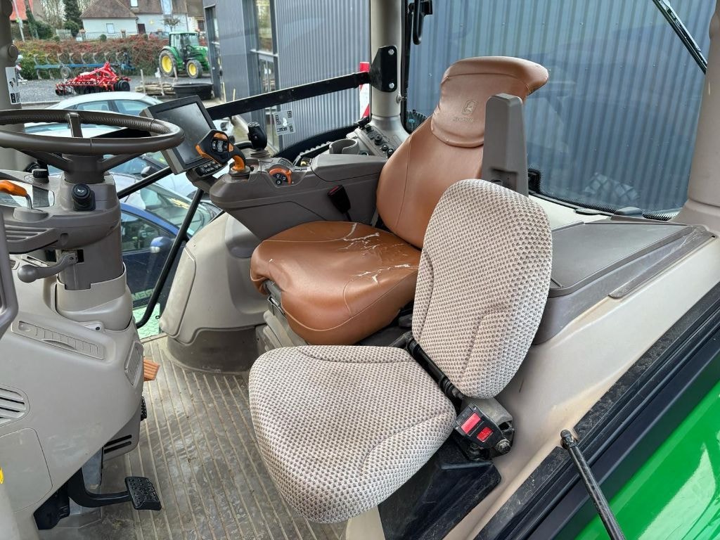 Tracteur JOHN DEERE 6250R - photo slide 5