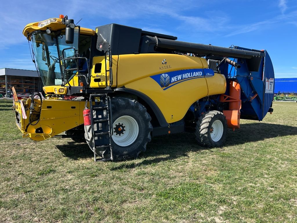Moissonneuse NEW HOLLAND CR 9070 - photo slide 4