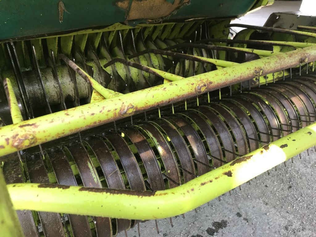 Presse balles rondes CLAAS Variant 180 - photo slide 3