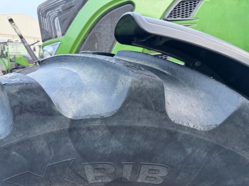 Tracteur FENDT 724 - photo slide 7