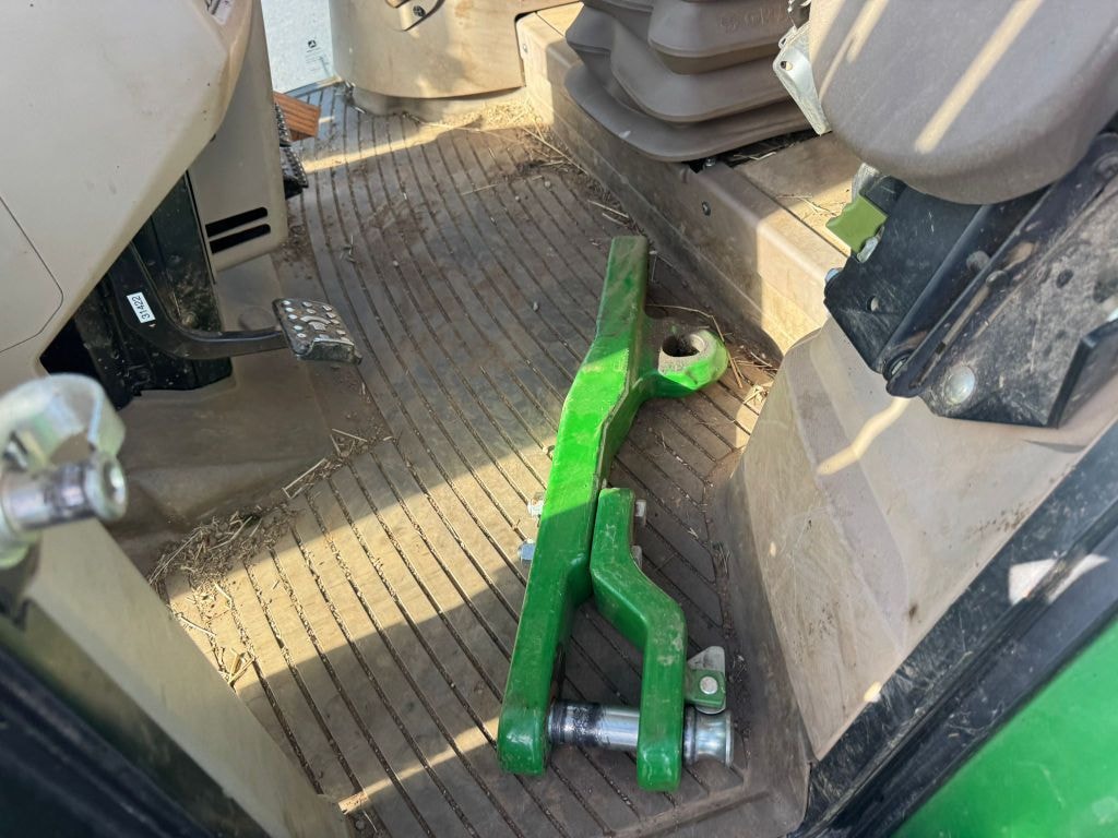 Tracteur chargeur JOHN DEERE 6100M - photo slide 11