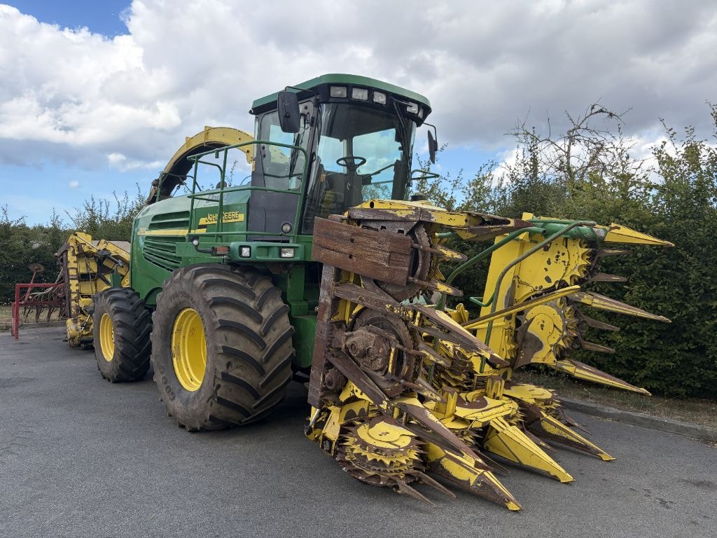Ensileuse JOHN DEERE 7500 - photo slide 1
