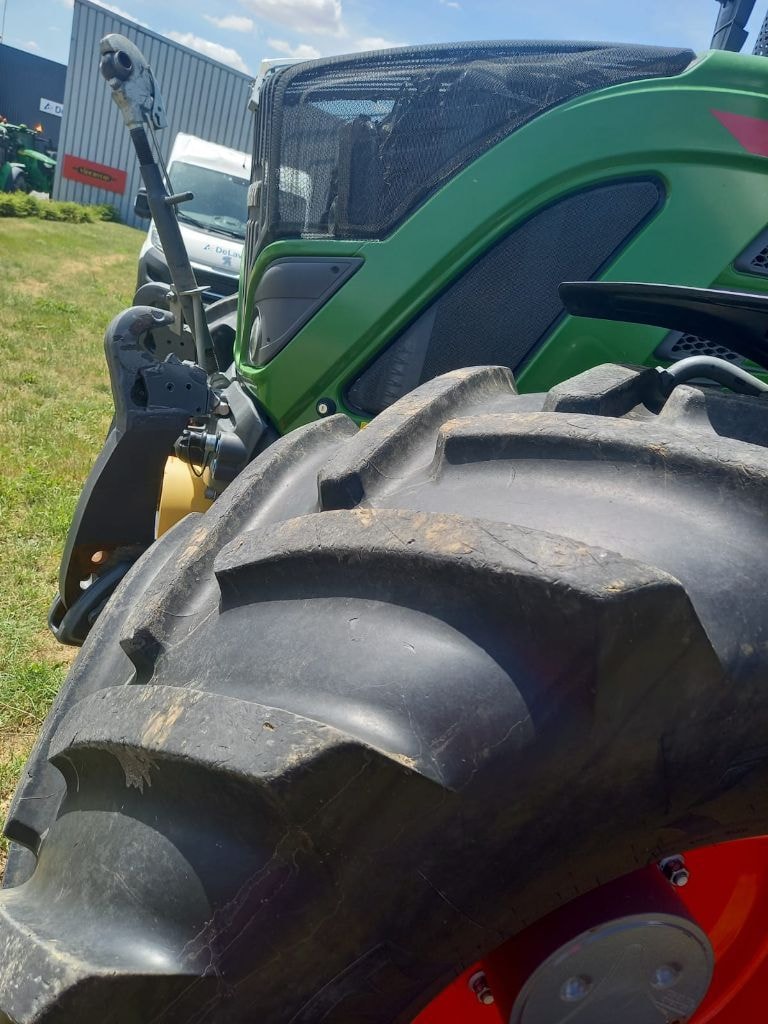 Tracteur FENDT 724 VARIO POWER + - photo slide 27