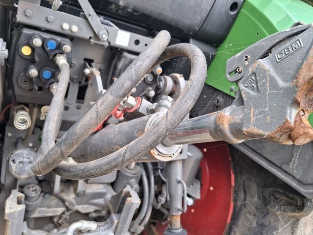 Tracteur chargeur FENDT 311 VARIO 4.4L - photo slide 21