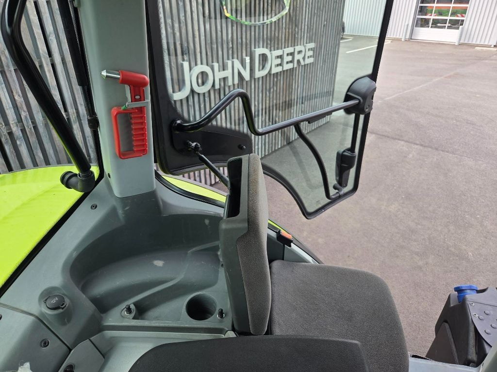 Tracteur CLAAS AXION 800 - photo slide 16