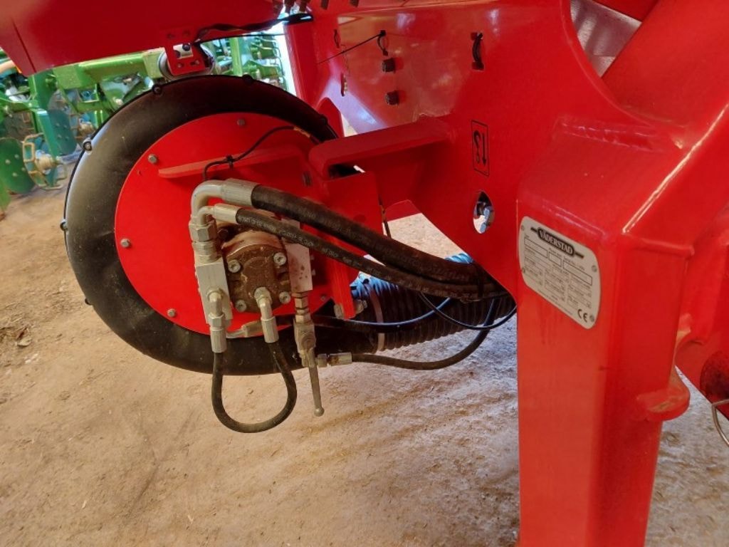 Trémie frontale VADERSTAD FH 2200 - photo slide 9