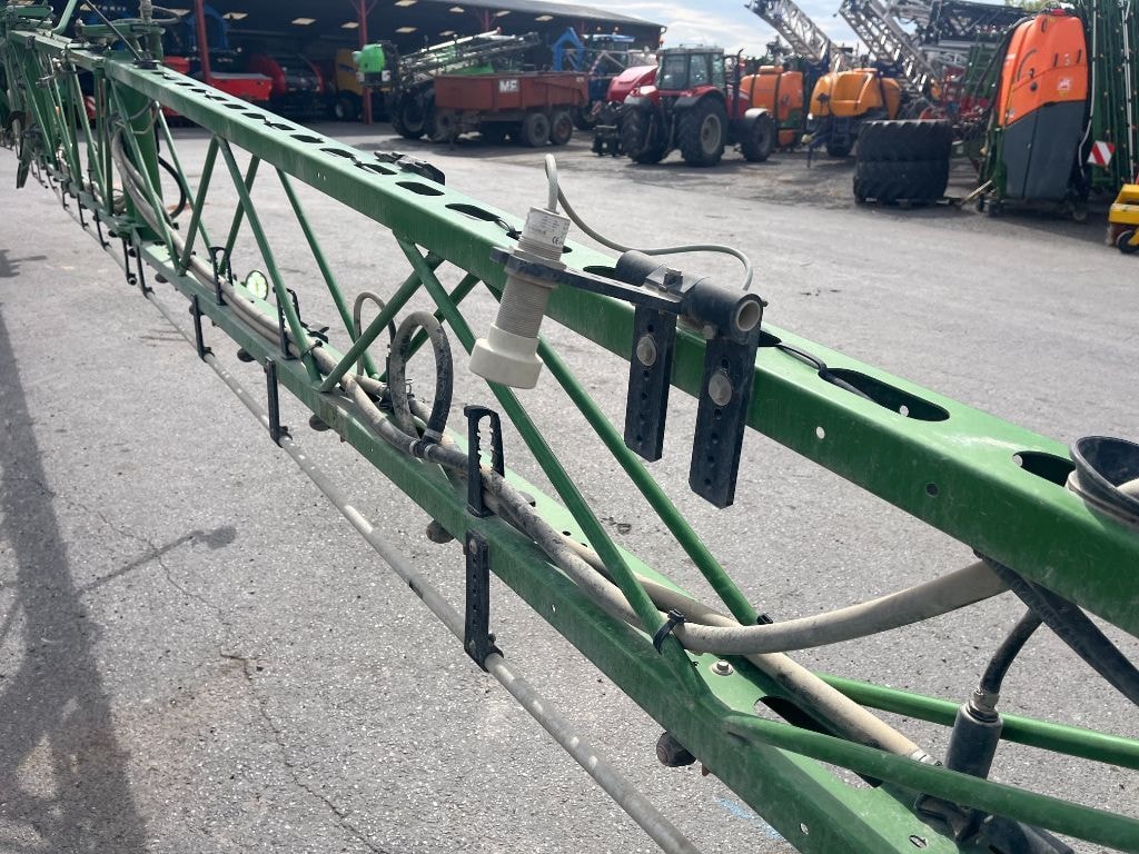 Pulverisateur AMAZONE UX 4200 SPECIAL - photo slide 12