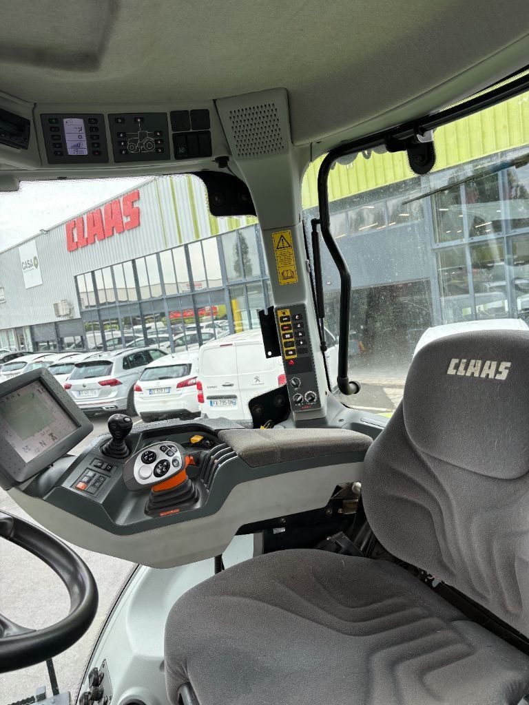 Tracteur CLAAS AXION 810 - photo slide 15