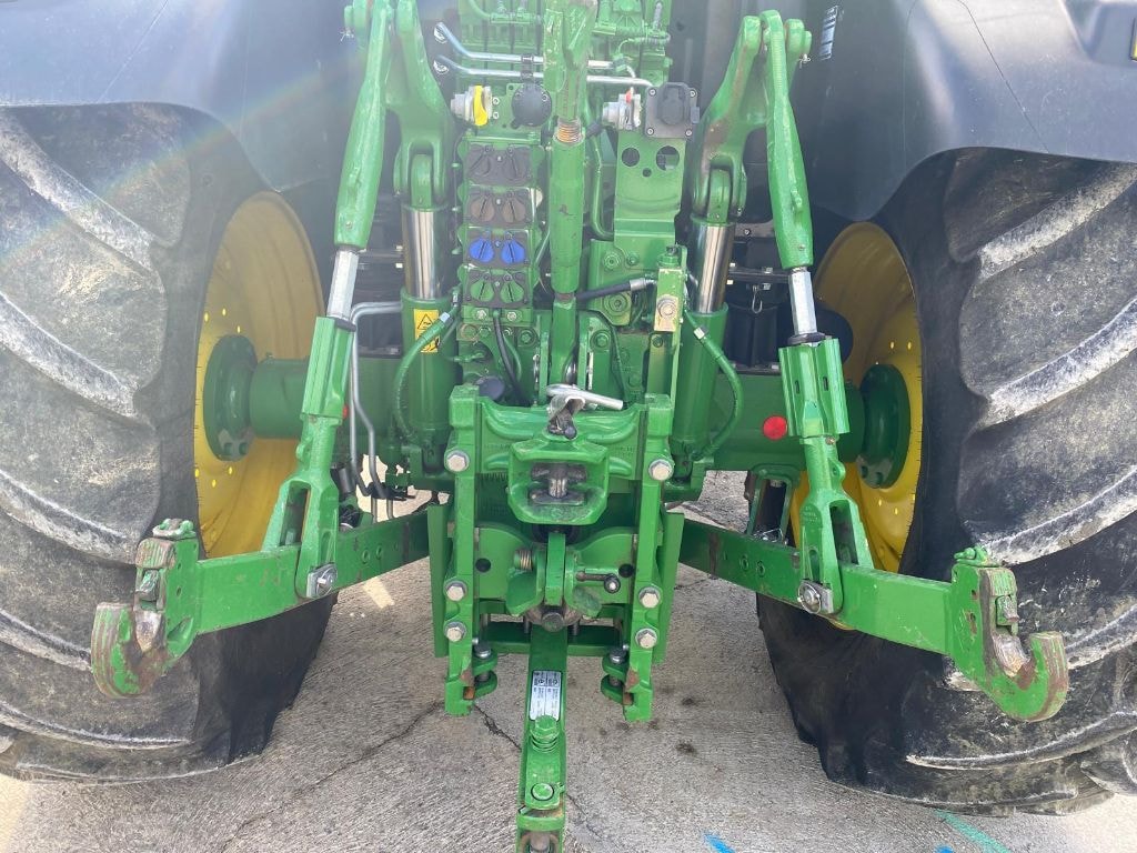 Tracteur JOHN DEERE 6155R - photo slide 18