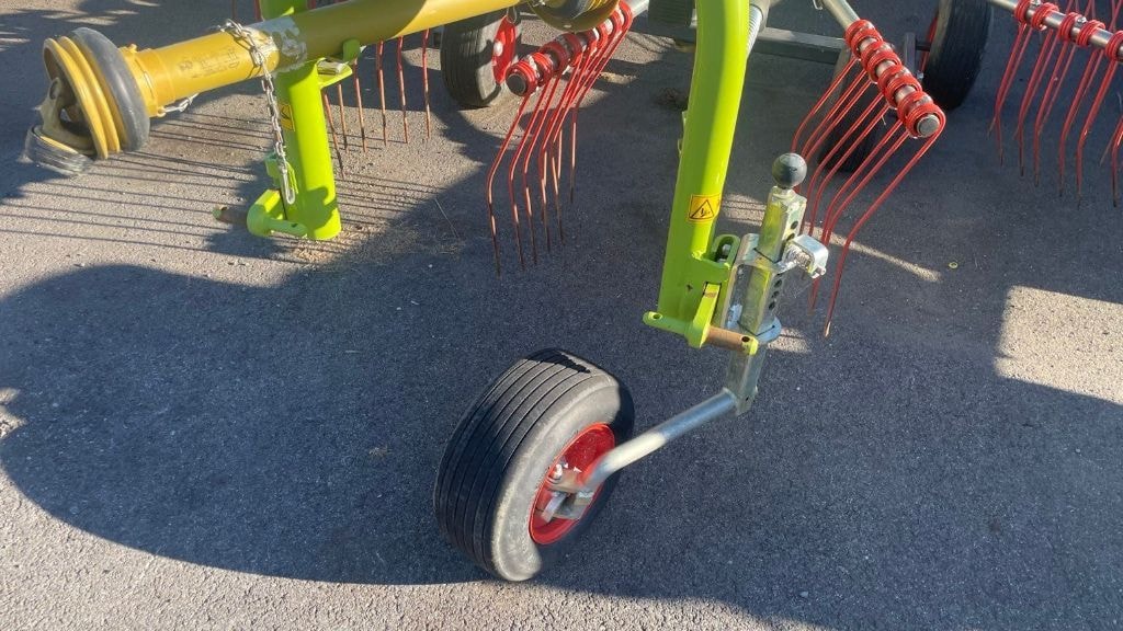 Andaineur CLAAS LINER 420 - photo slide 4