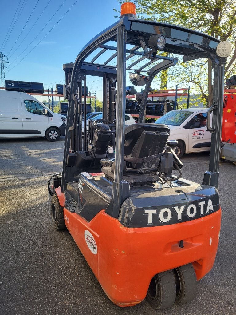 Chariot élévateur TOYOTA 8FBE20T - photo slide 7