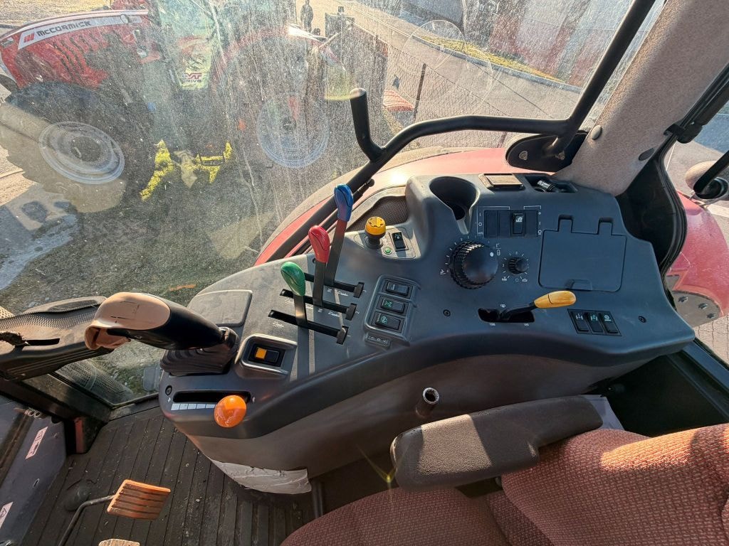 Tracteur MC CORMICK XTX 145 - photo slide 7