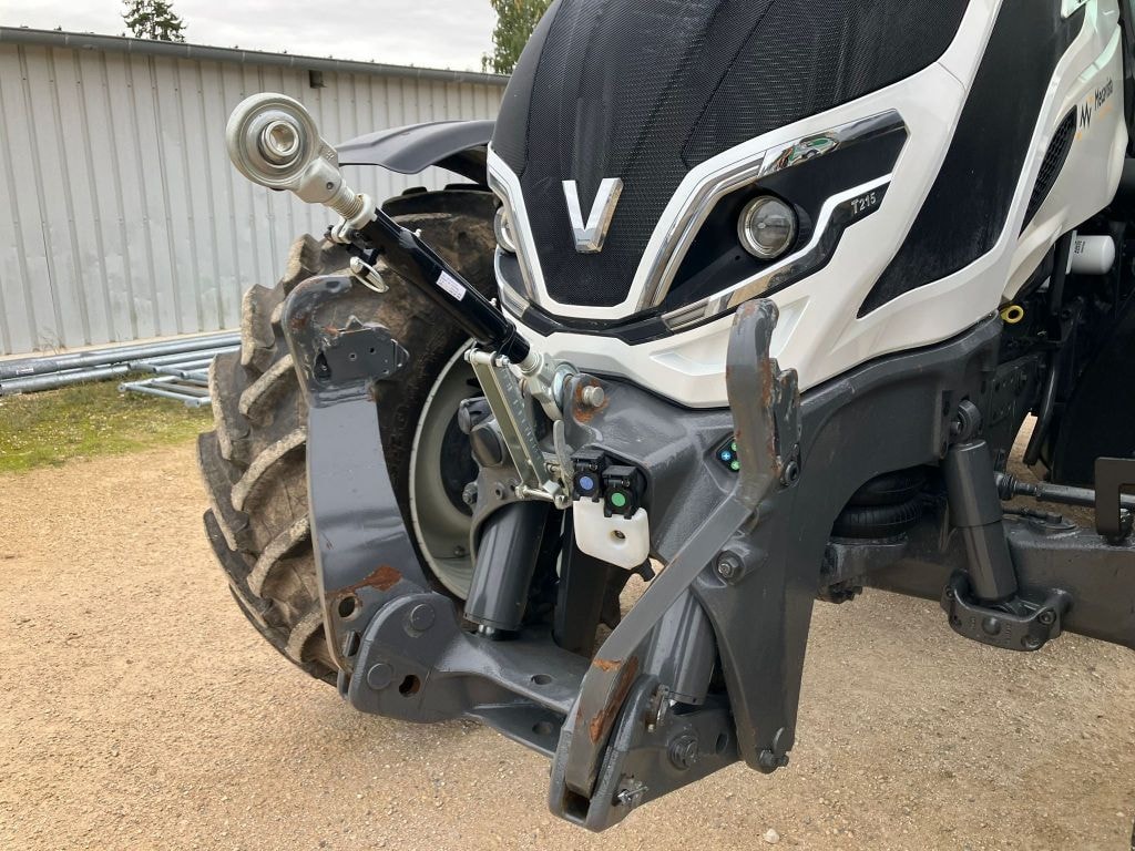 Tracteur VALTRA T 215 A - photo slide 14