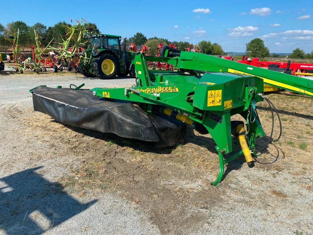 Faucheuse conditionneuse JOHN DEERE 328A - photo slide 3