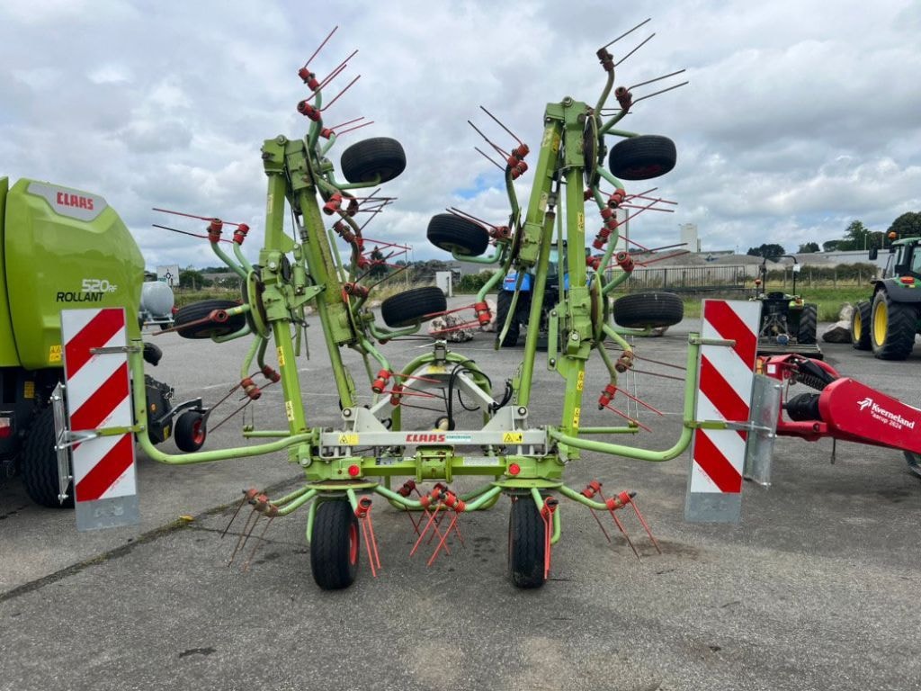 Faneuse CLAAS VOLTO 870 - photo slide 3