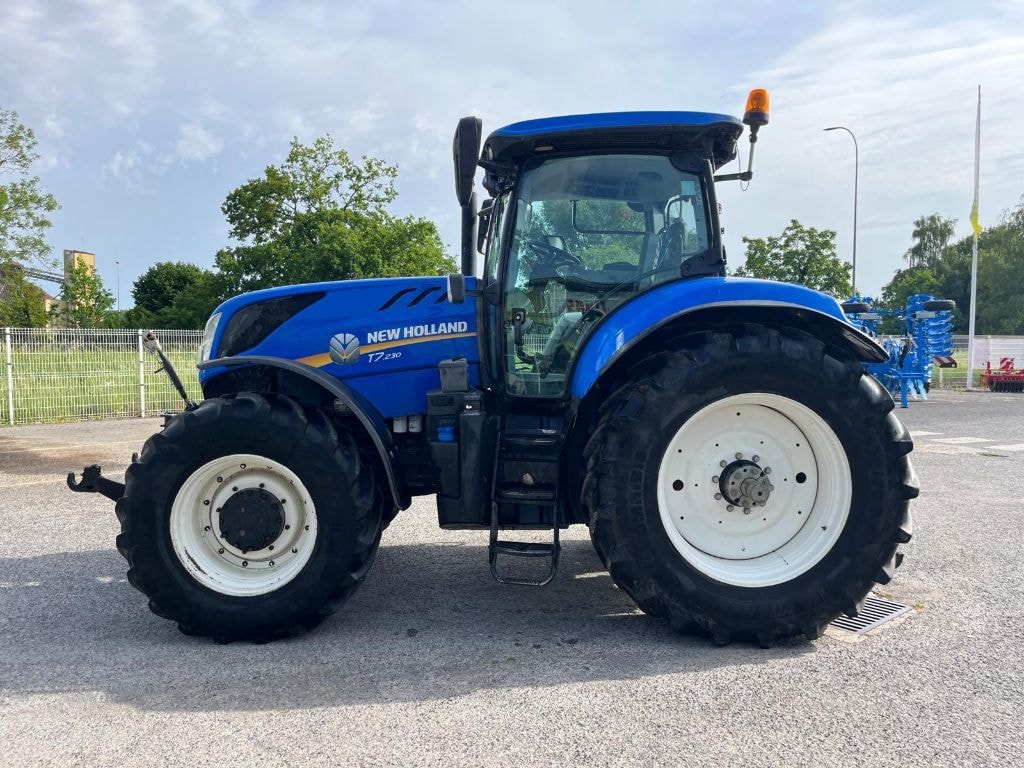 Tracteur NEW HOLLAND T7.230 - photo slide 4