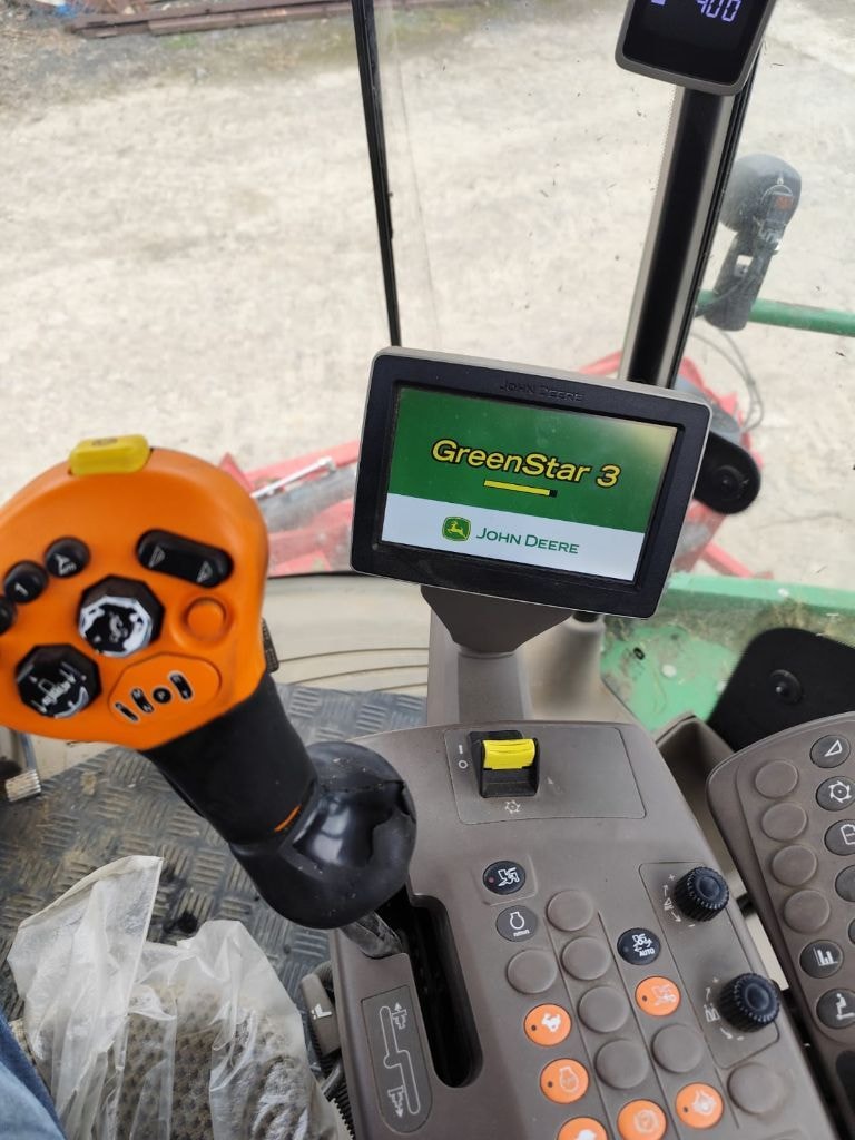 Ensileuse JOHN DEERE 8400i - photo slide 8