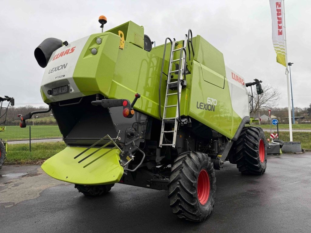Moissonneuse CLAAS LEXION 670 MONTANA - - photo slide 2