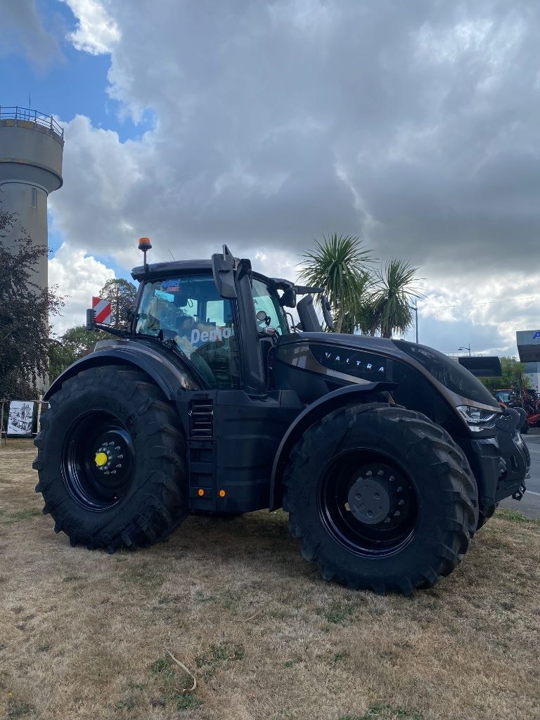 Tracteur VALTRA S376 - photo slide 1