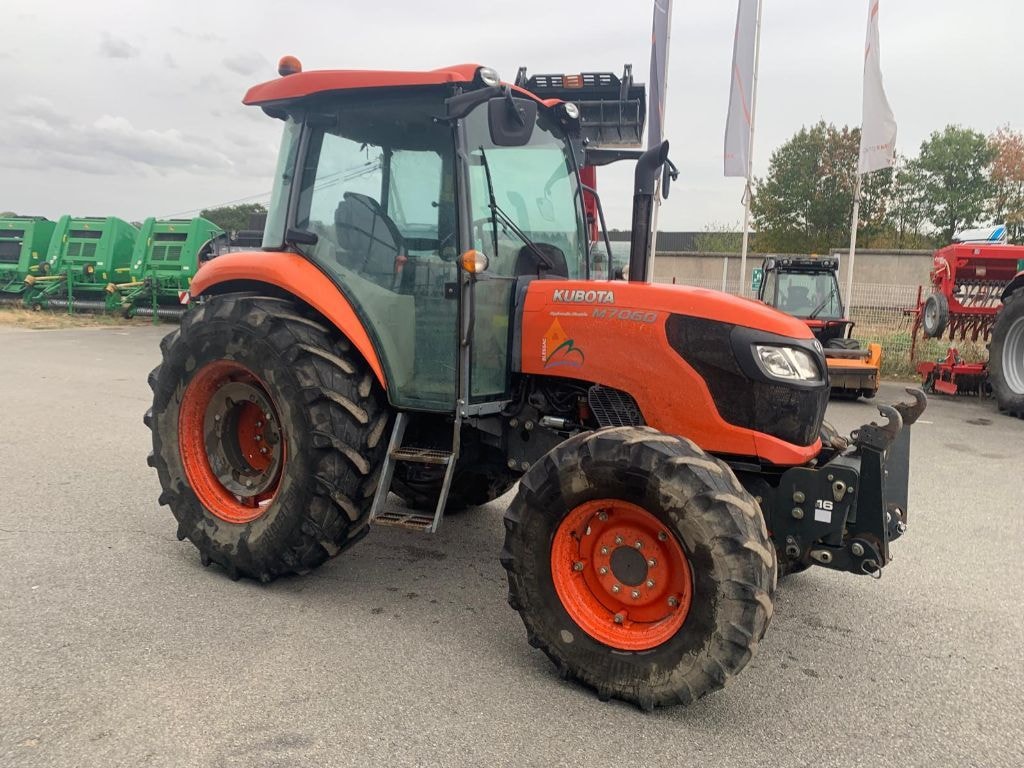 Tracteur KUBOTA M7060 - photo slide 6