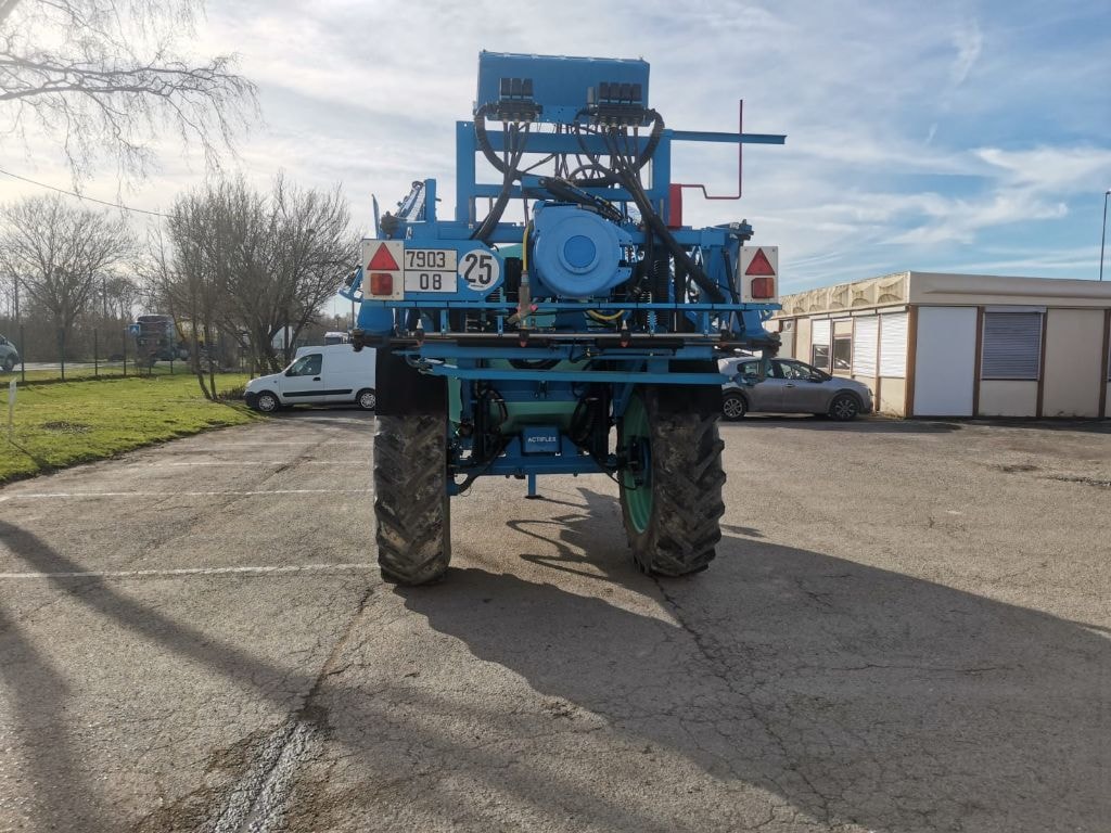 Pulverisateur BERTHOUD Tracker 32-34  - photo slide 6