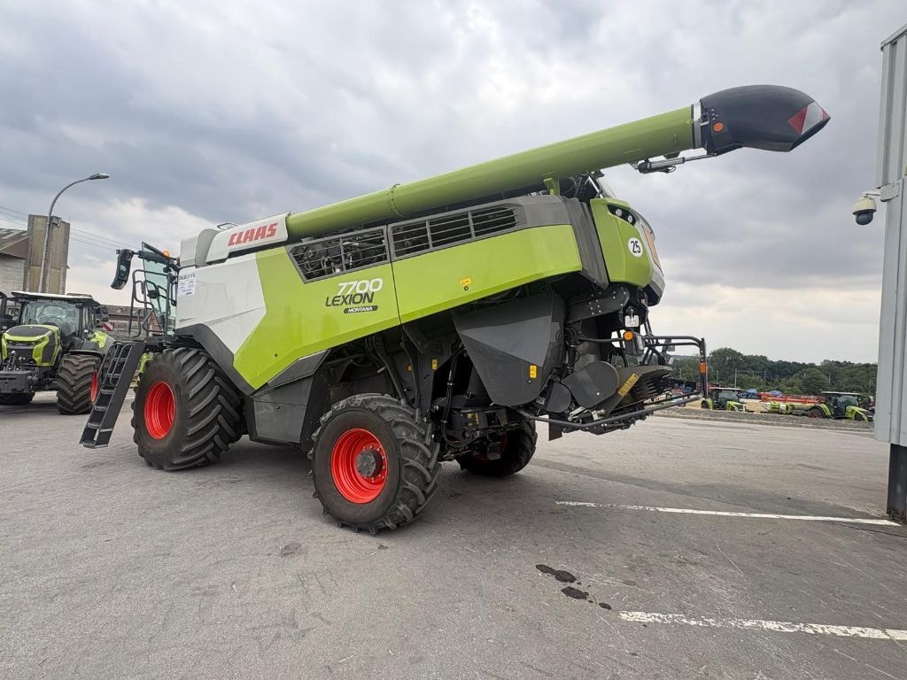Moissonneuse CLAAS Lexion 7700 Montana 4x4 - photo slide 5