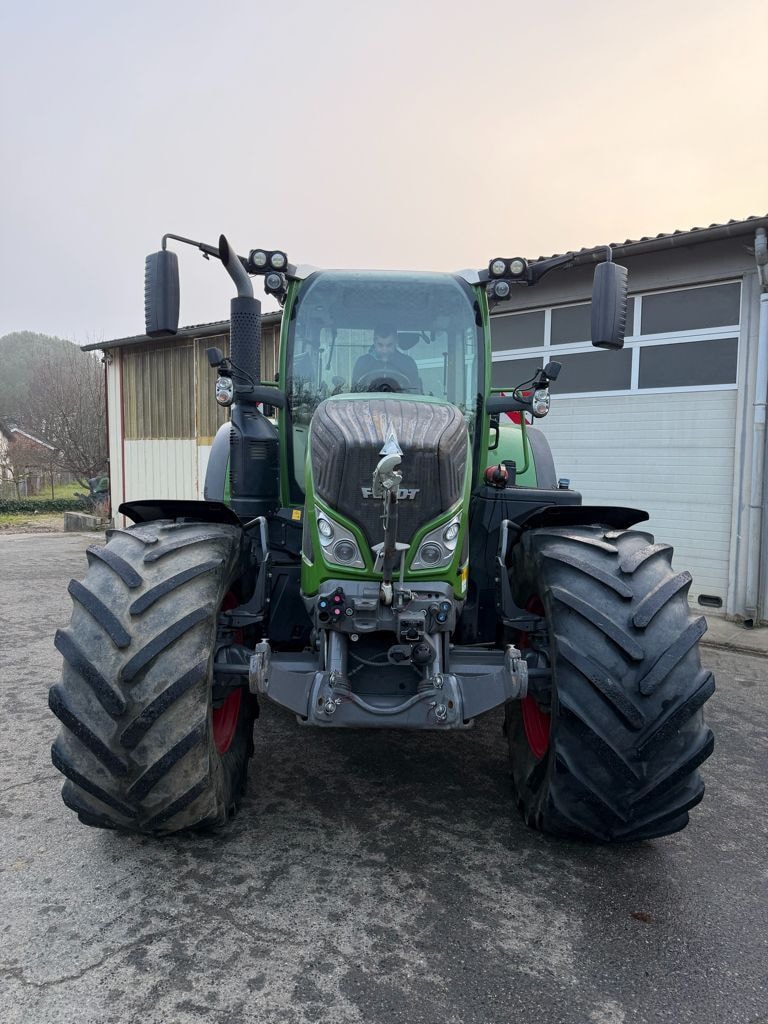 Tracteur FENDT 724 - photo slide 10