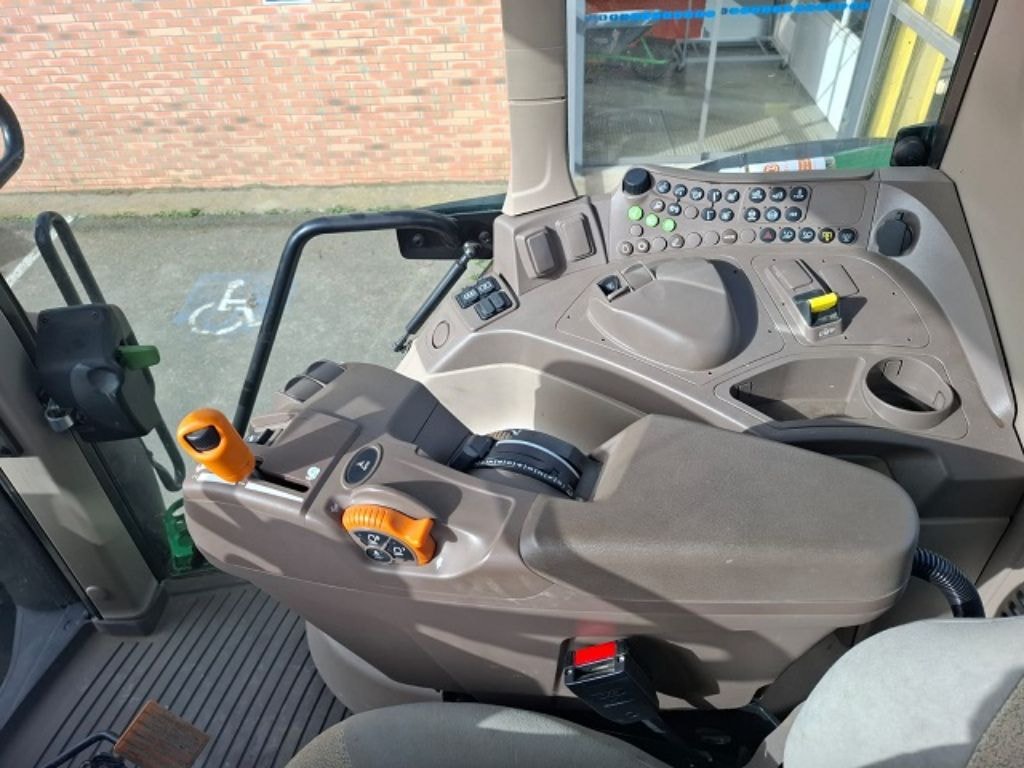 Tracteur JOHN DEERE 6M200 - photo slide 8