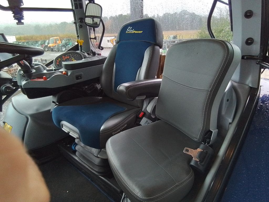 Tracteur NEW HOLLAND T7-210 auto command blue power - photo slide 4