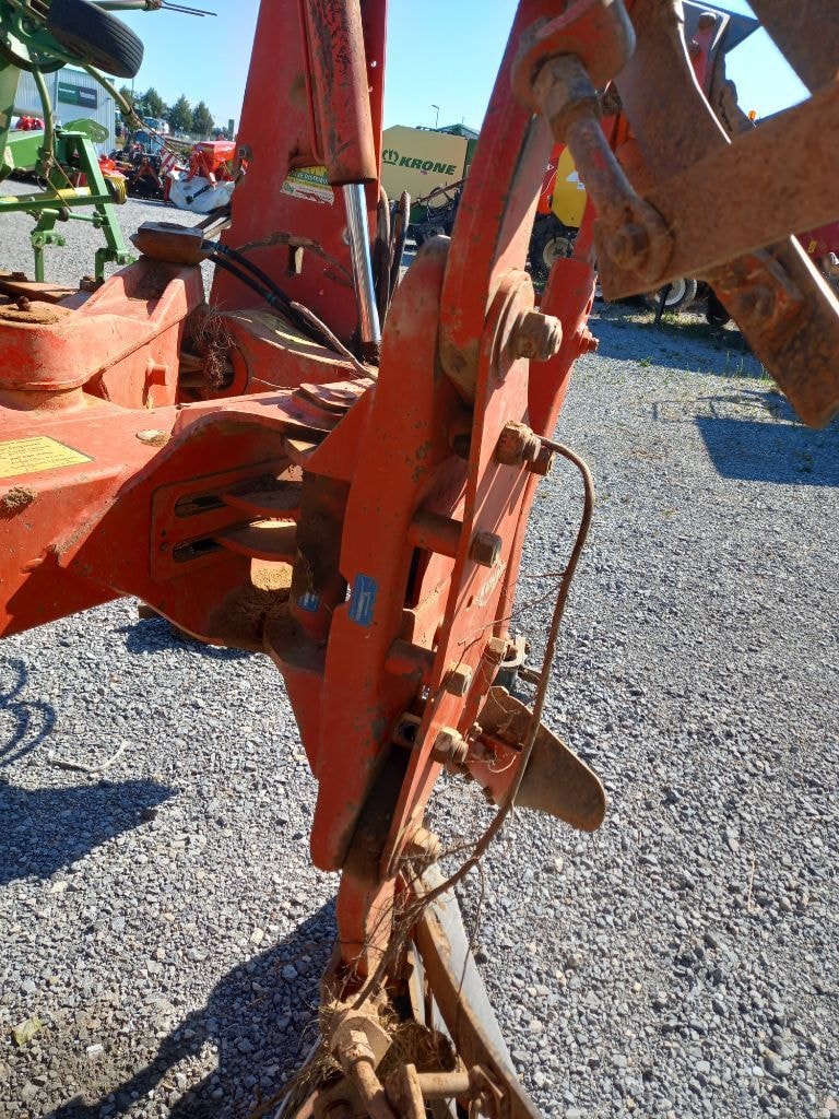 Charrue KUHN Varimaster 151 - photo slide 13