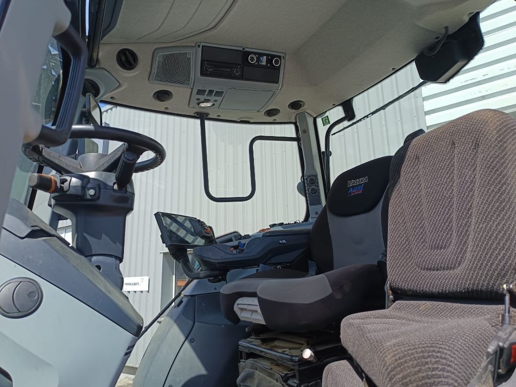 Tracteur chargeur VALTRA N175D - photo slide 8