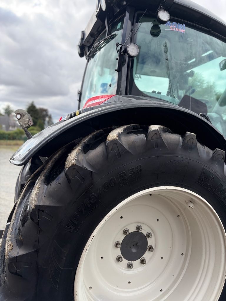 Tracteur chargeur VALTRA N135A - photo slide 8