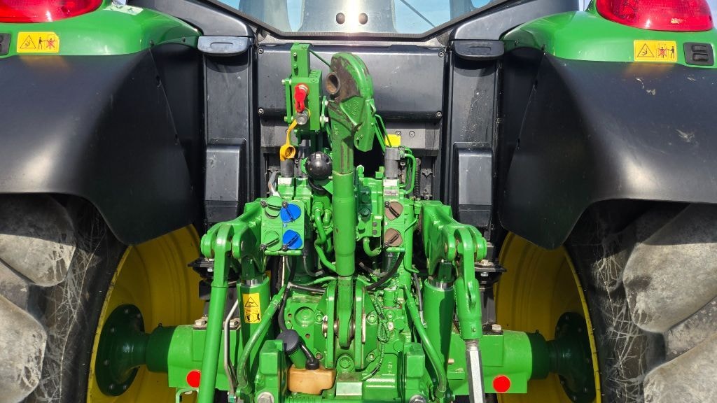 Tracteur JOHN DEERE 6135M - photo slide 14