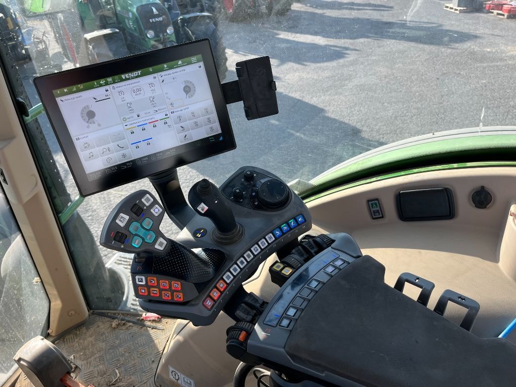 Tracteur FENDT 724 POWER + GEN7 - photo slide 16