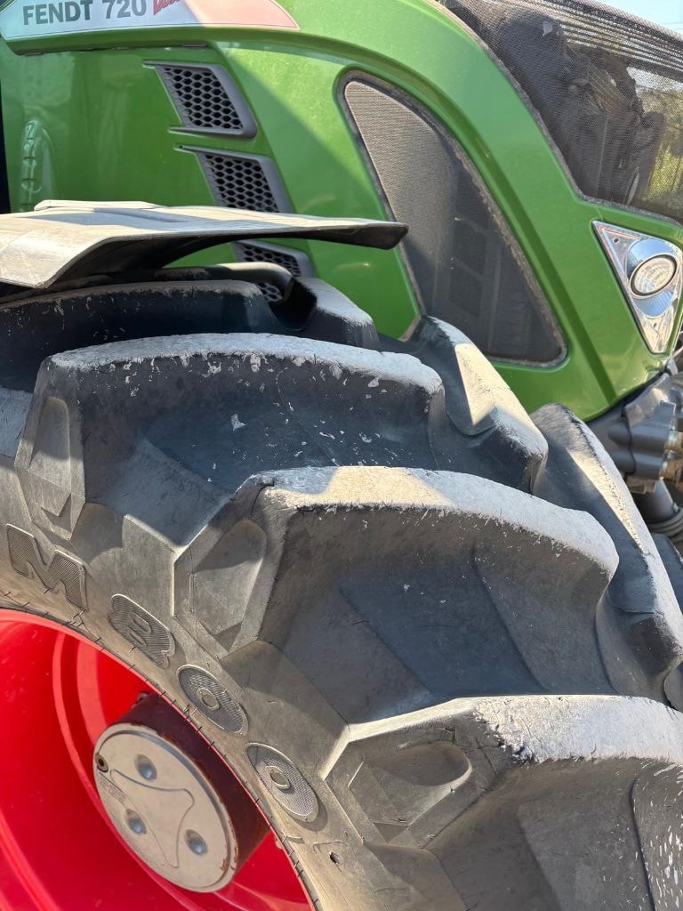 Tracteur FENDT 720 VARIO POWER + - photo slide 14