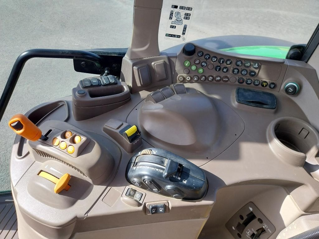 Tracteur JOHN DEERE 6100M - photo slide 6