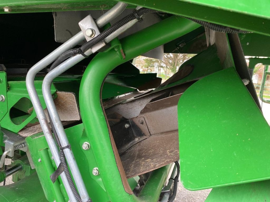 Moissonneuse JOHN DEERE T 560 HM - photo slide 24