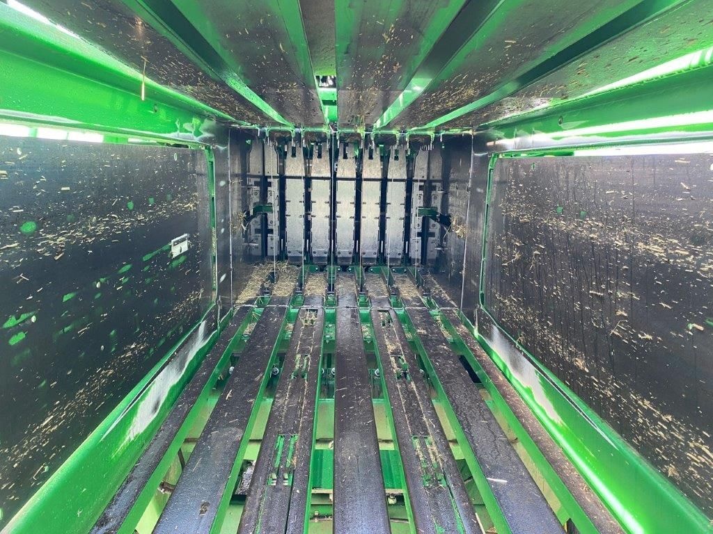 Presse haute densite JOHN DEERE L1534 - photo slide 19